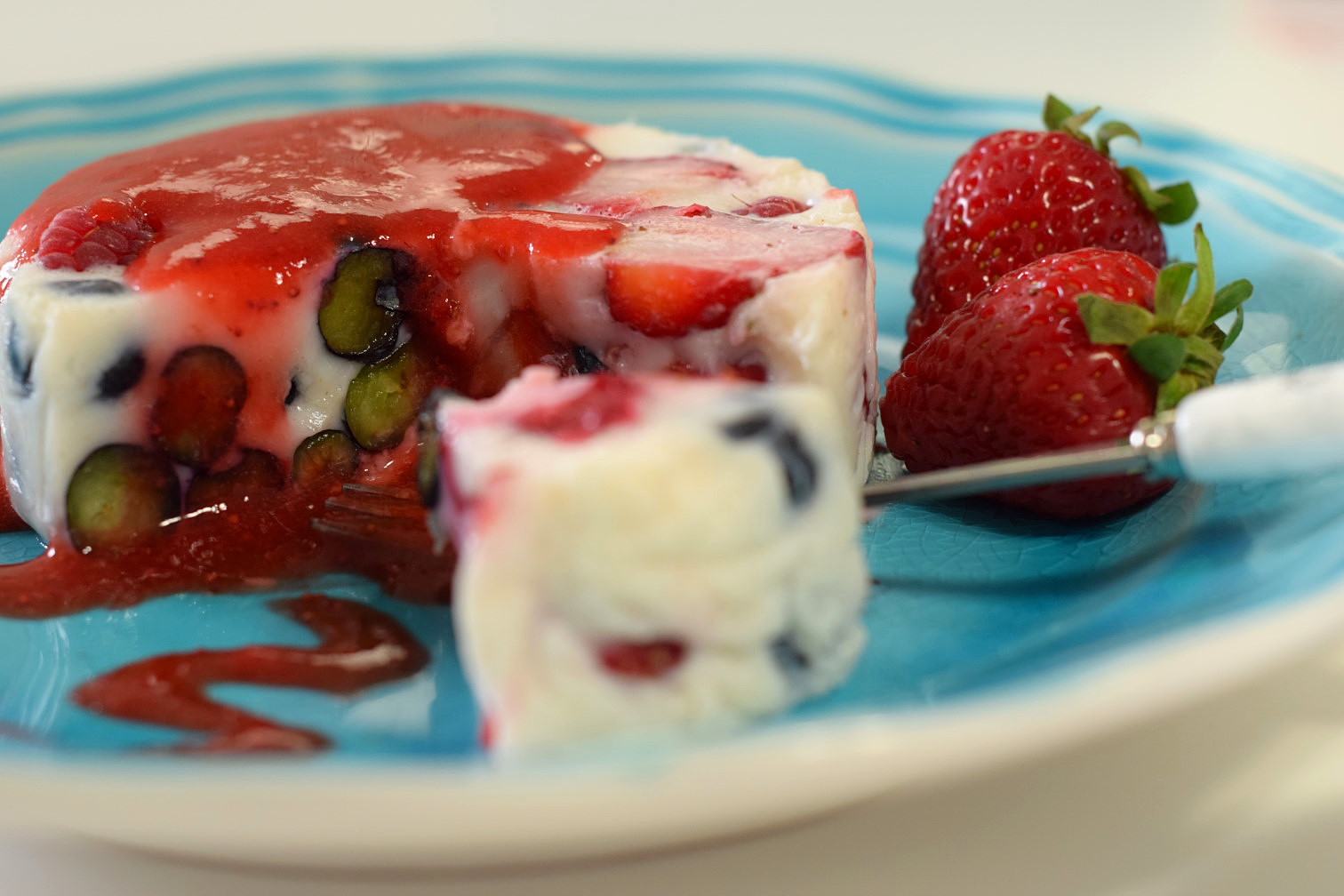 no bake strawberry dessert with greek yogurt recipe05